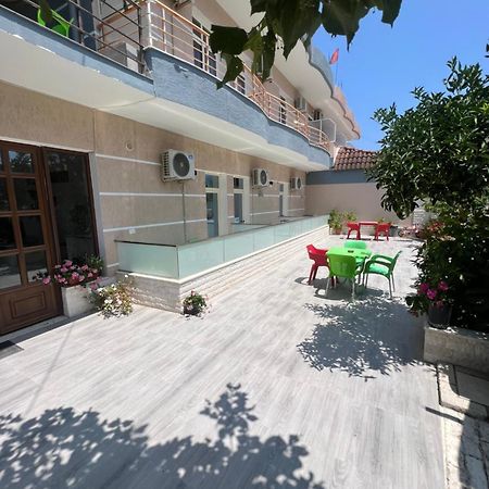 Hotel Villa Flowers Vlore Exterior photo