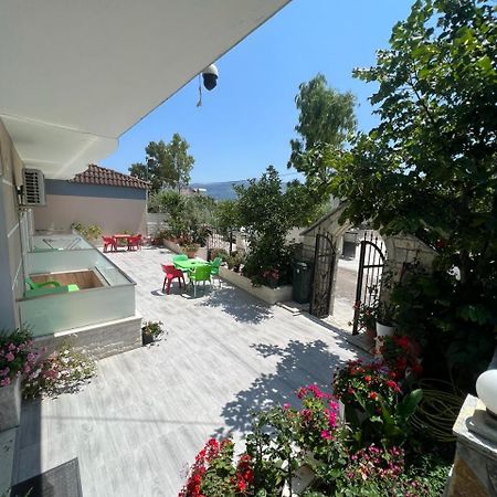 Hotel Villa Flowers Vlore Exterior photo